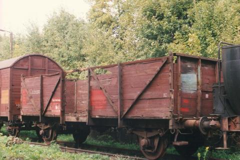 Noch in Olbernhau war der regelspurige offene Güterwagen der Gattung Ommu in keinem besonderen Zustand.