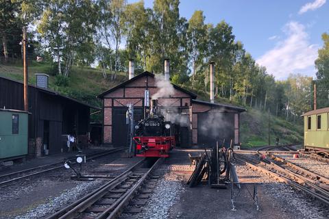 … und kann im Lokschuppen die Nacht verbringen.