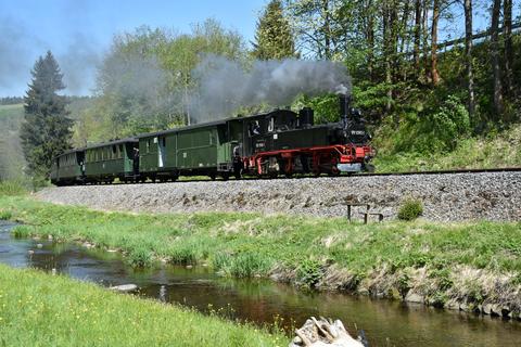 Am Haltepunkt Wildbach