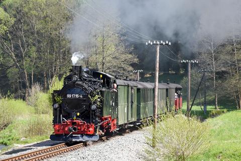 Zwischen Schlössel und Ausstellung- und Fahrzeugahlle