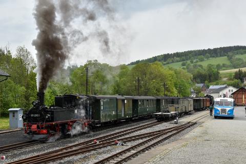 Ausfahrt des Planzuges in Steinbach