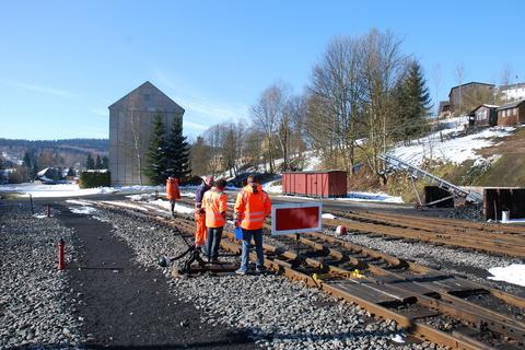 Kurze Einweisung zu Baubeginn mit dem Vorarbeiter.