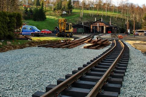 Montiertes Gleisstück vom Bahnsteiggleis 1.