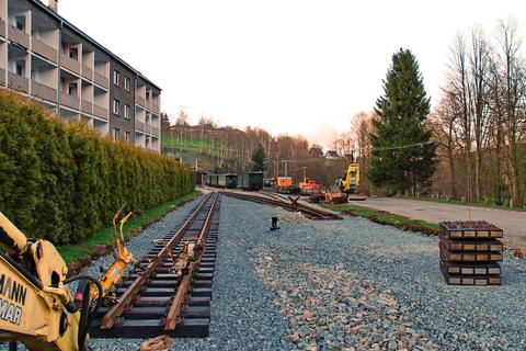 Am künftigen Gleis 51 an der Weiche 4 fehlt noch ein Stückchen Gleis.