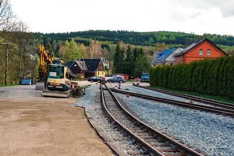 An der Bahnsteigverlängerung muss noch gearbeitet werden.