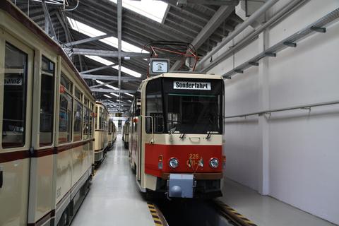 Der Triebzug der Baureihe KT6DD, den es in Dresden aber nur insgesamt nur mit zwei Drei-Wagen-Zügen gab, ist ebenfalls betriebsfähig für Sonderfahrten.