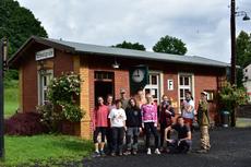 Gruppenfoto mit den Teilnehmern vom Workcamp, die beim Arbeitseinsatz dabei waren.