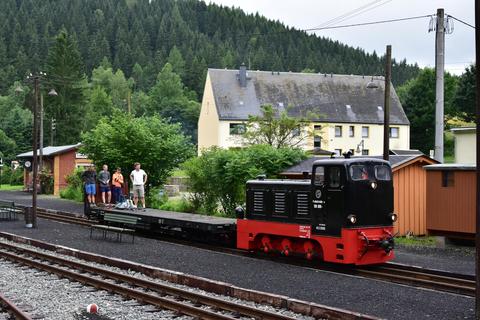 Abfahrt mit dem Arbeitszug in Richtung Steinbach.