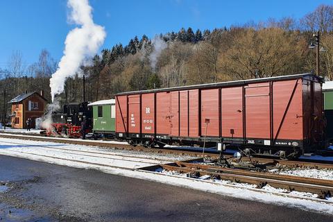 Der Zug nach Jöhstadt ist abfahrbereit.