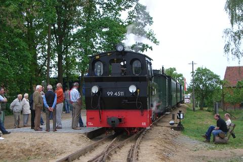 99 4511 an der Endstation in Lindenberg