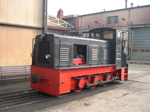 Die Ns4 199 007 der Preßnitztalbahn wartet im Dampflokwerk Meiningen auf die Ausführung der Fahrwerksuntersuchung.