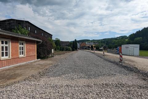 Blick in Richtung südlicher Bahnhofskopf, der Tiefbau ist abgeschlossen und das Gleisplanum hergestellt.