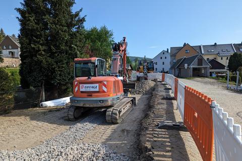 In der südlichen Bahnhofsausfahrt läuft der Tiefbau noch.