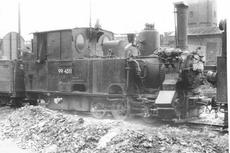 Auf der Linie Nauen - Kriele fotografierte Günter Meyer 1958 die „alte“ 99 4511. Sehr gut sieht man die Schleppachse der Krauss-Lok von 1899, auf die man beim Neubau 1965/66 verzichtete.