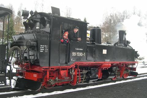 Ostern 2008 - die Kesseluntersuchung ist abgeschlossen und die Lok steht wieder für weitere drei Jahre für den Einsatz auf der Museumsbahn zur Verfügung.