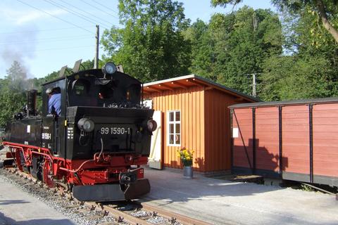 19.08.2006. Schmalspurensemble im Bahnhof Lohsdorf. Foto: Torsten Seibt