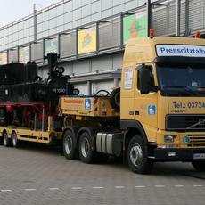 Transport mit 99 1590-1 von Zittau zur Messe in Leipzig.