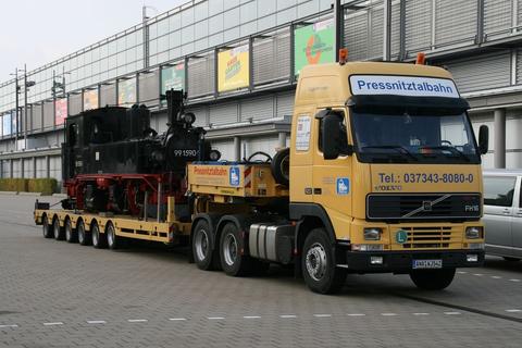 Transport mit 99 1590-1 von Zittau zur Messe in Leipzig.